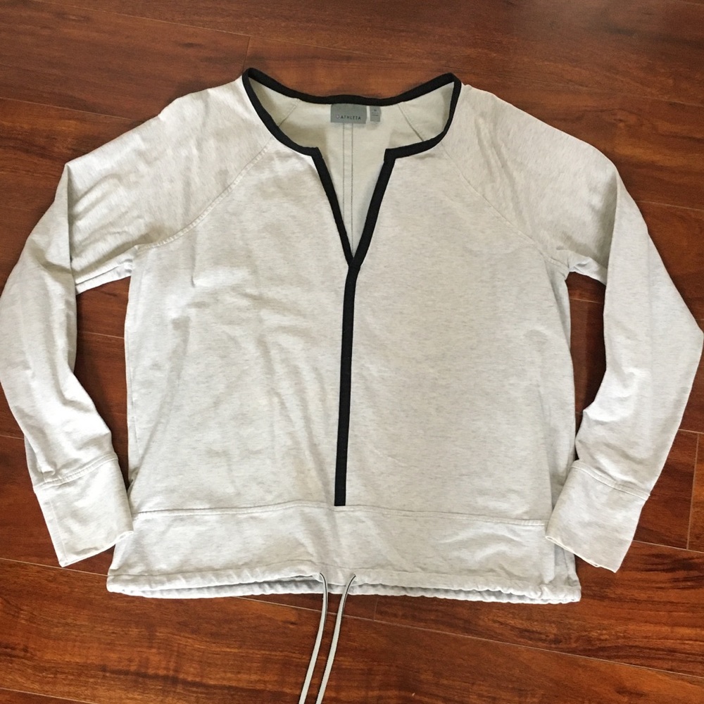 Athleta Space Light Gray and Black Athletic Long Sleeve Size Medium